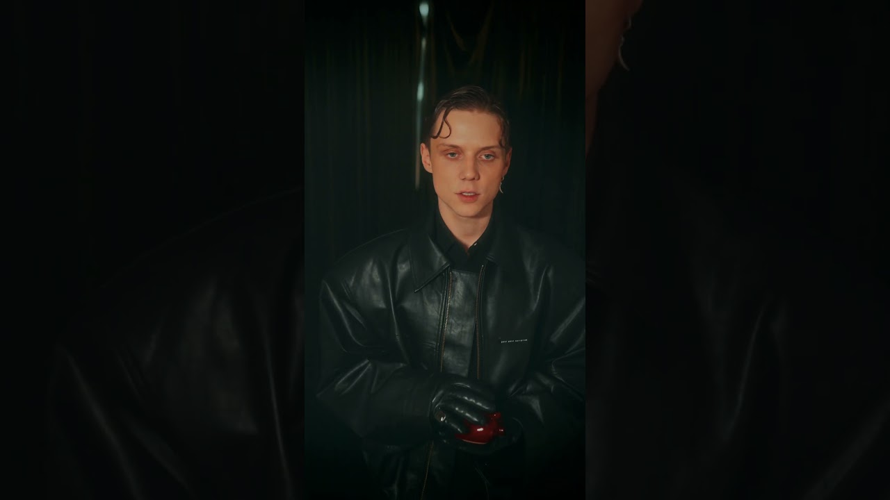 Исполнительный трек «Силуэт» из OST «Алиса в Стране Чудес» 🎶 — добавьте себе и наслаждайтесь!