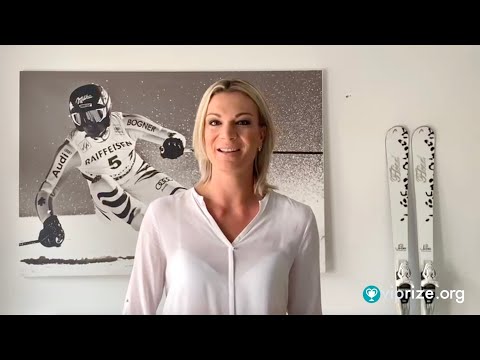 Win a skiing day with Maria Höfl-Riesch