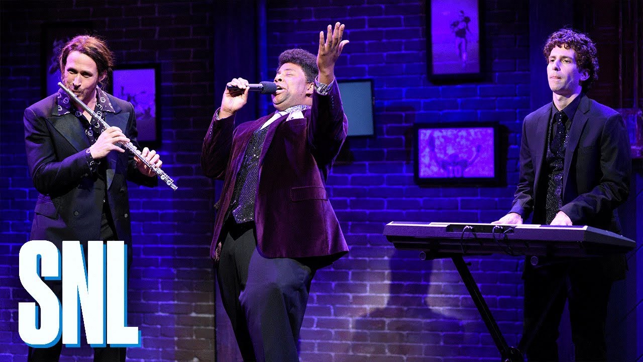 SNL: Flute Player Drama Steals the Show 🎭
