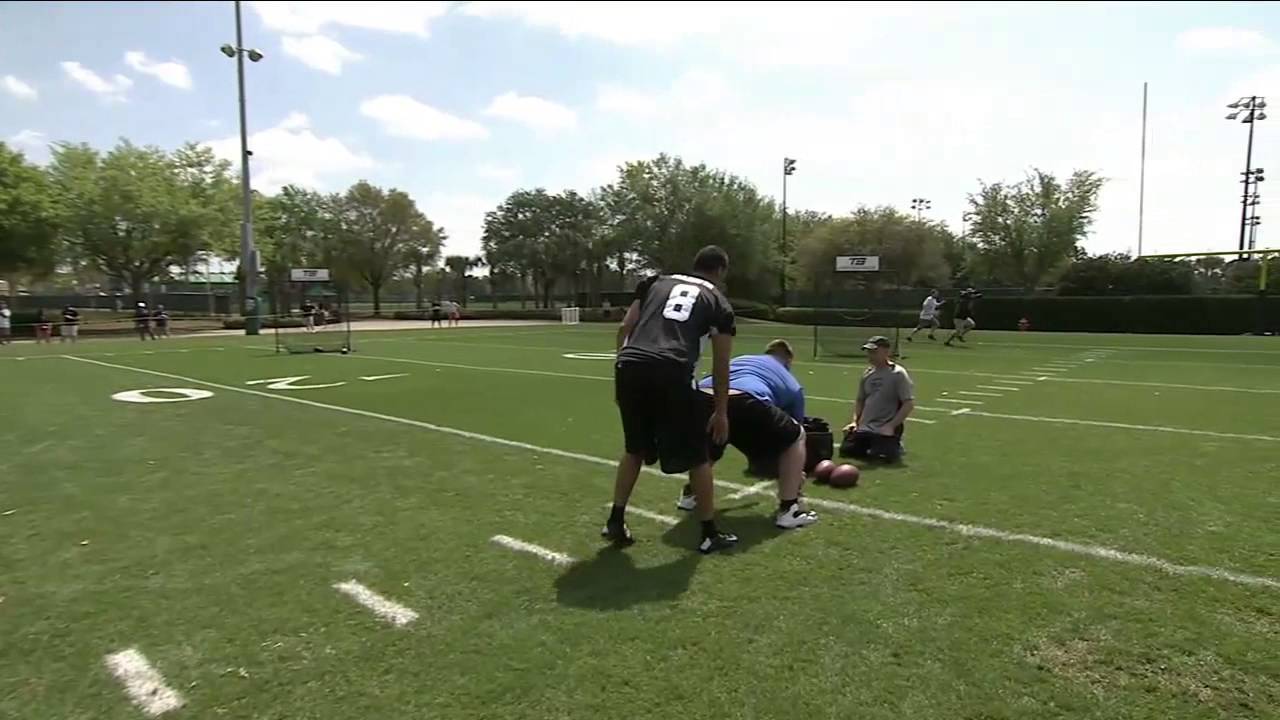 Gruden's QB Camp: Mariota Performs 'Spider 2 Y Banana' π