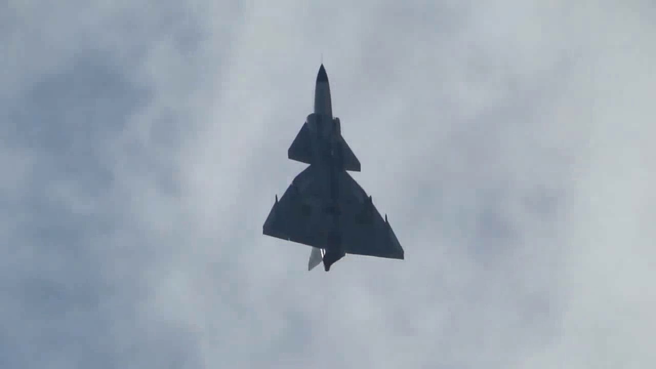 Saab 37 Viggen: Combat Aircraft Overview ✈️