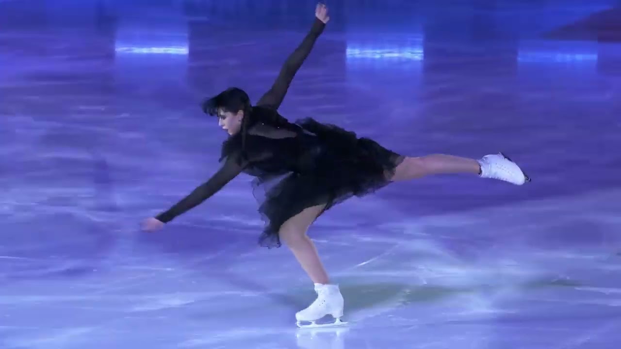 El impresionante baile de Merlina en hielo con Kamila Valieva ❄️