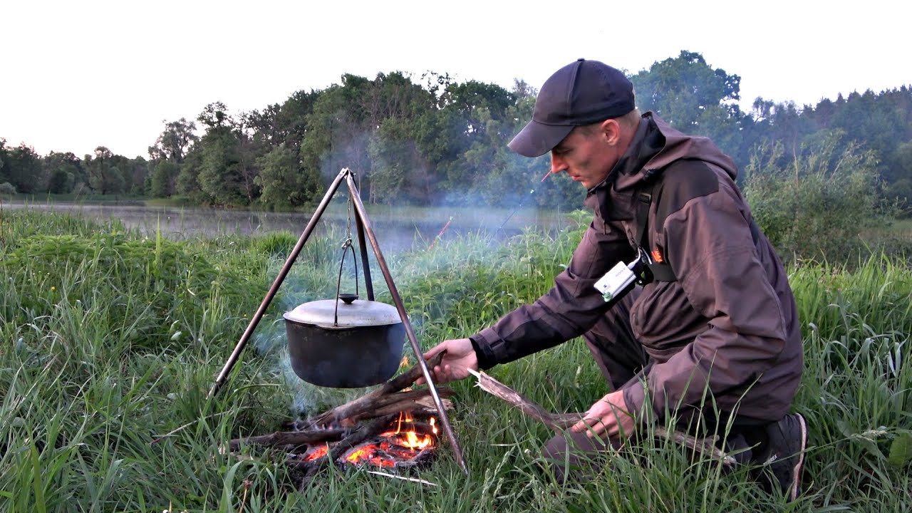 Ночная рыбалка с ночёвкой: хищные донки, фидер и уха из судака 🎣