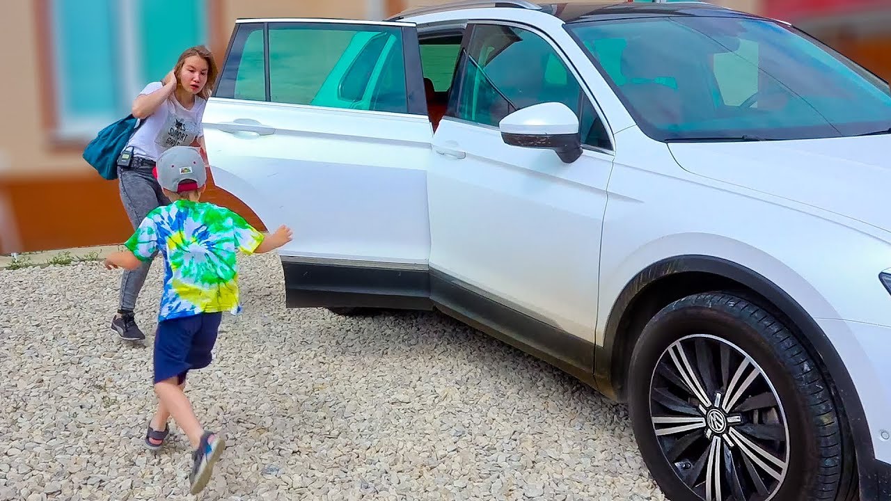 Света и Богдан уехали на машине 🚗