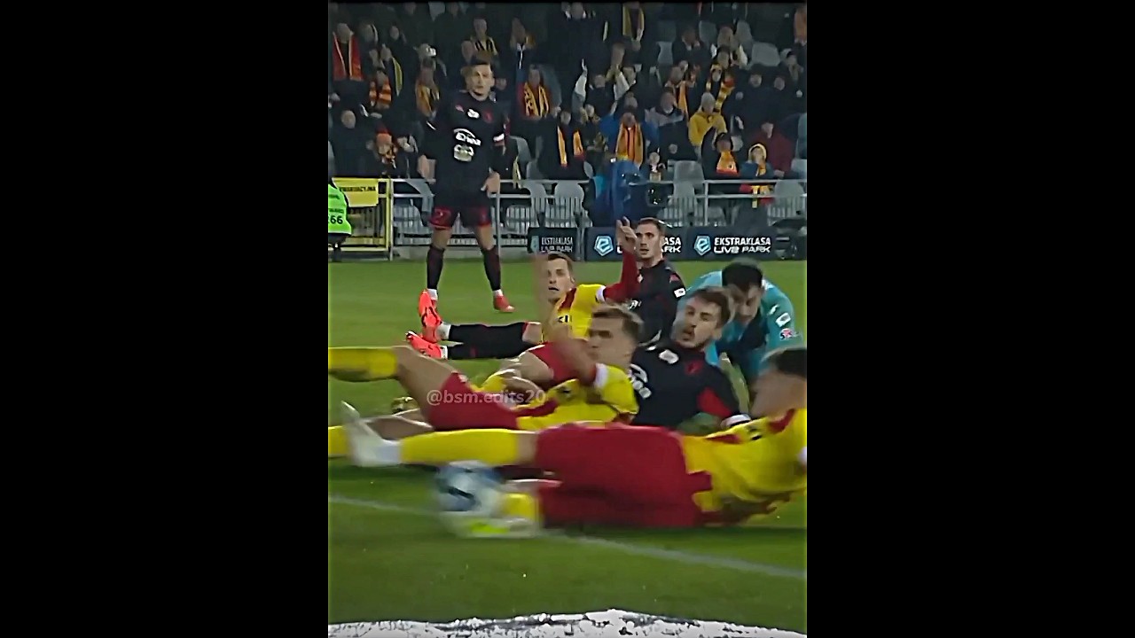 Top 100% Weird Football Moments 😂