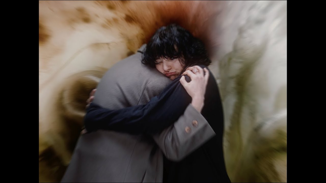 Bilou - Junior.e (clip officiel)