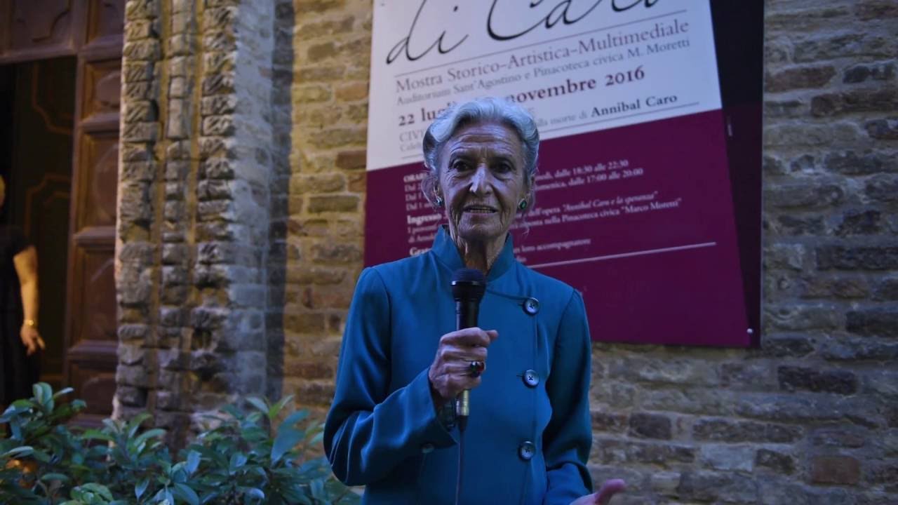 Barbara Alberti visita la mostra dedicata ad Annibal Caro a Civitanova Alta