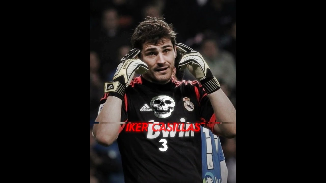 TOP 10 LEGENDARY GOALKEEPERS IN FOOTBALL HISTORY 💀 🔥