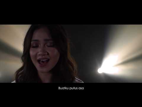 Daiyan Trisha - Kita Manusia (Official Music Video)