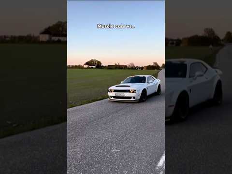 Muscle Cars Showdown: Power & Style π