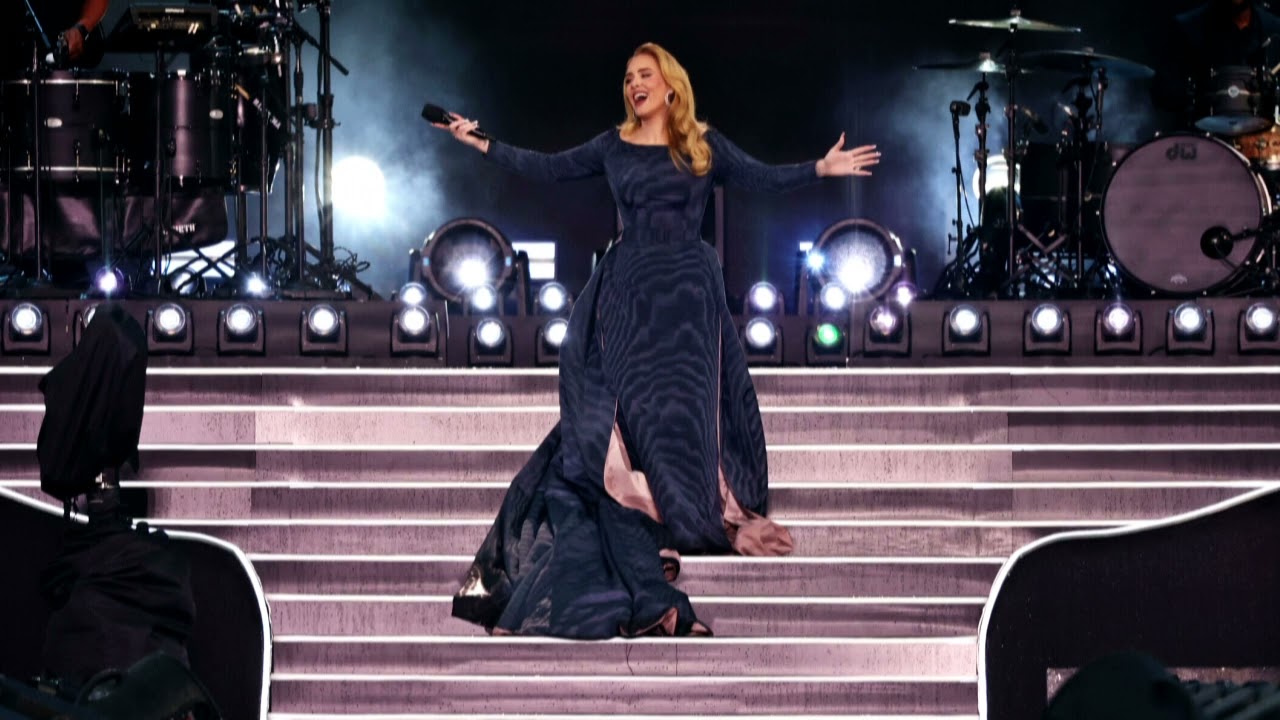 Adele - Rolling In The Deep [Instrumental, Studio Version, Live in Munich]