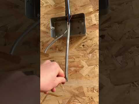 Top tip for stripping Twin & Earth cable! ⚡️🔌#diy #toptip #electrician