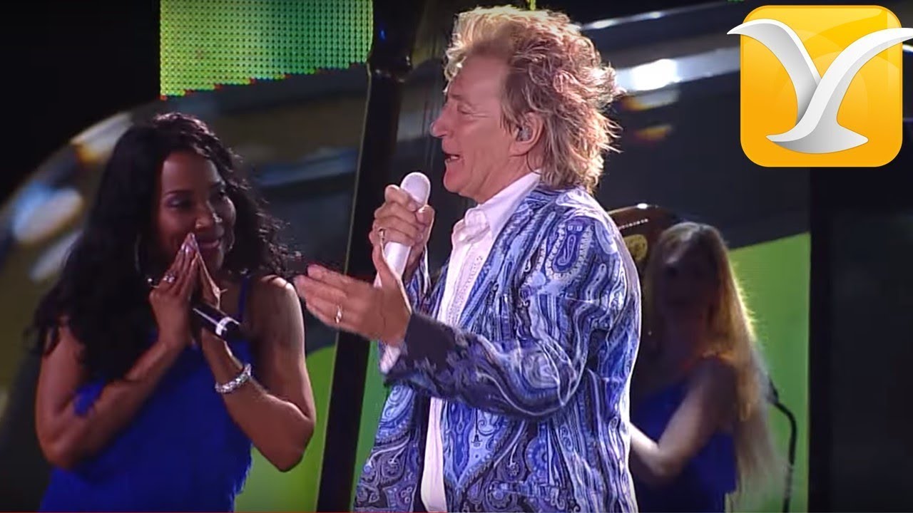 Rod Stewart Performs 'You're in My Heart' at Viña del Mar 2014 🎤