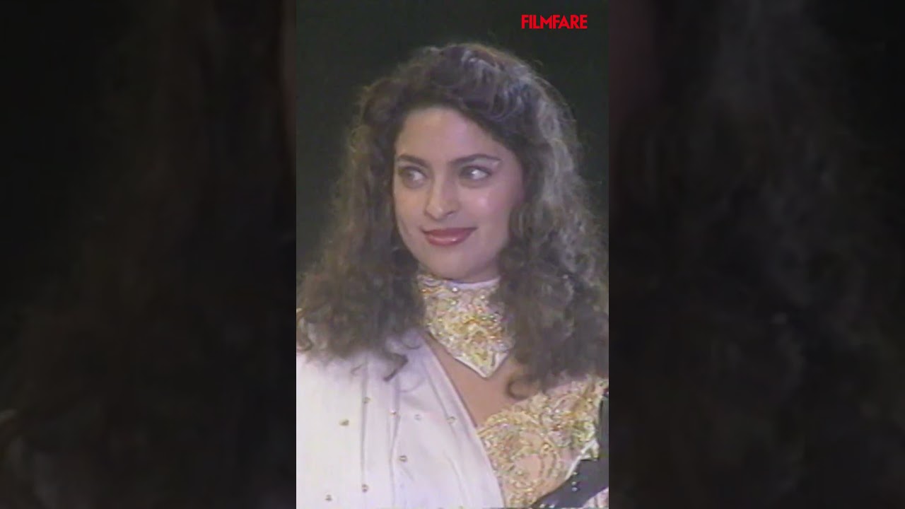 Juhi Chawla Wins Her First Filmfare Award 🎉