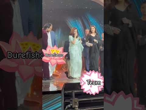 Best couple award of Durefishan Saleem and Bilal Abbas🙂‍↔️🤩 #durefishan #durefishanteam #fashion