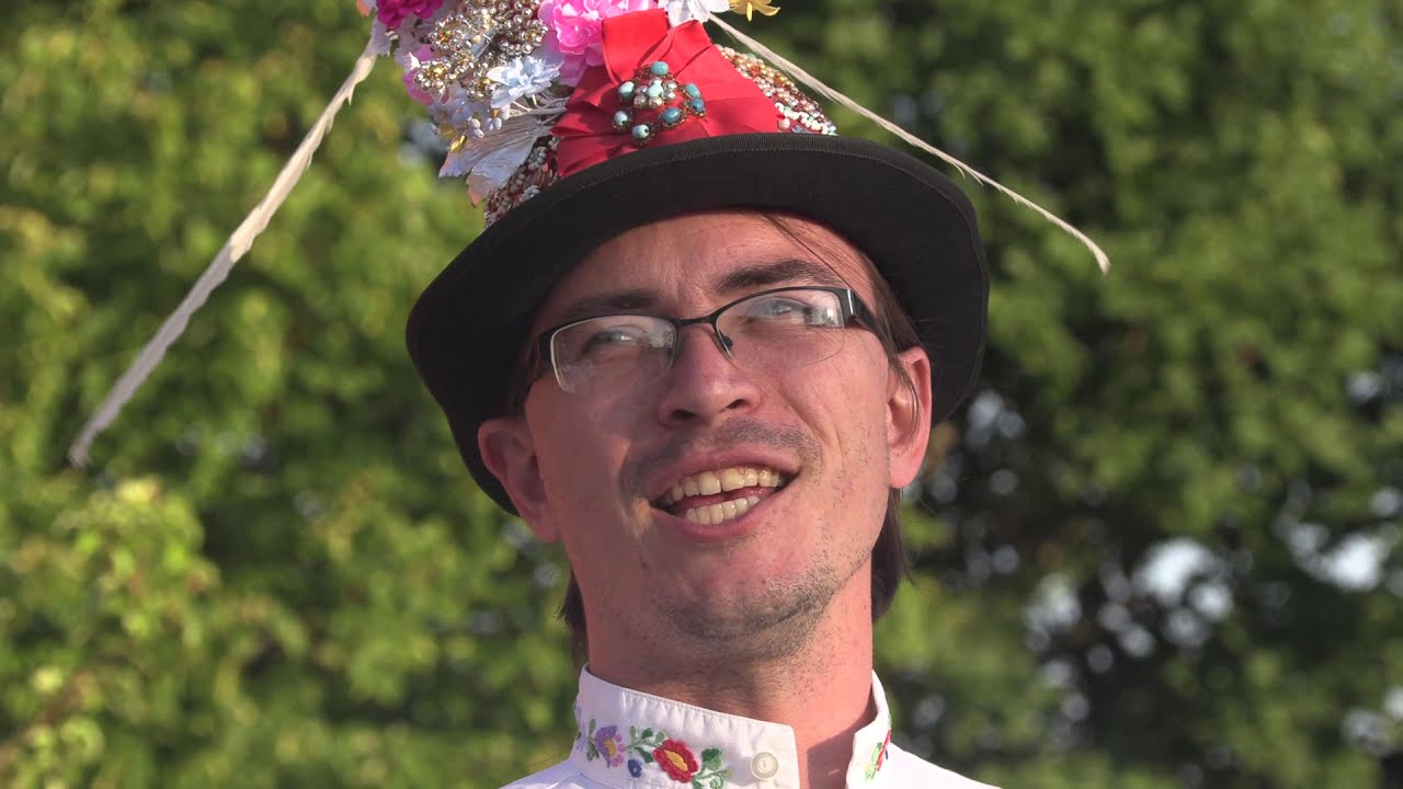 Vacenovice: Folk Singing with a Ram at Rudník Chalet 🎶