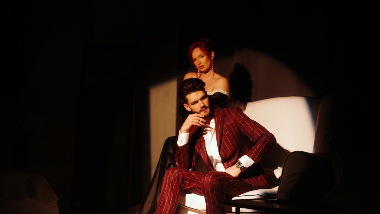 Edward Sanda - Zici Ca Ai Copilarit La Roma 🎶 Official Video