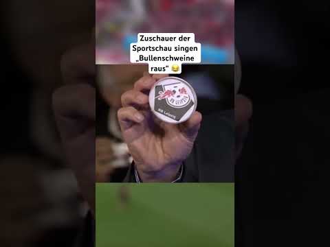 Bei der DFB Pokal Auslosung 2015 singen zuschauer der Sportschau „Bullenschweine raus" #dfbpokal