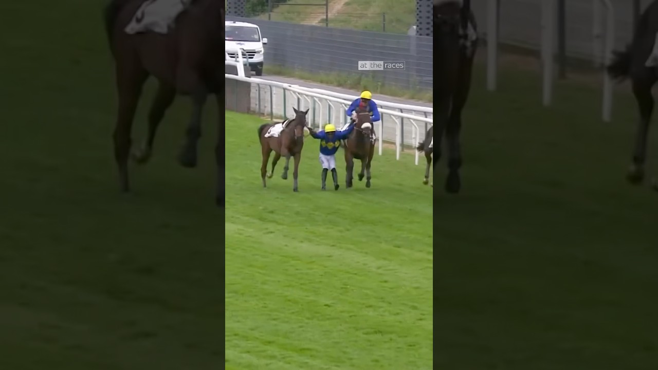 Crazy Horse Racing Moments! 🏇