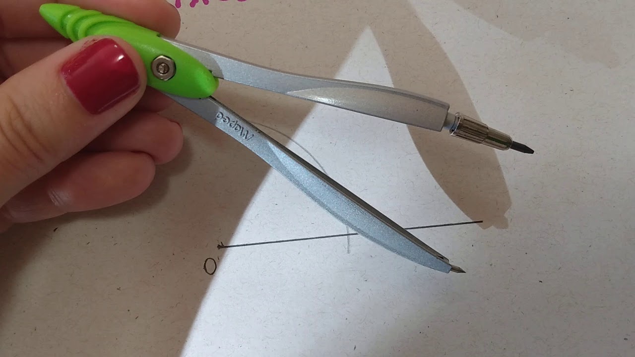 Como desenhar um ângulo de 60 graus com régua e compasso.