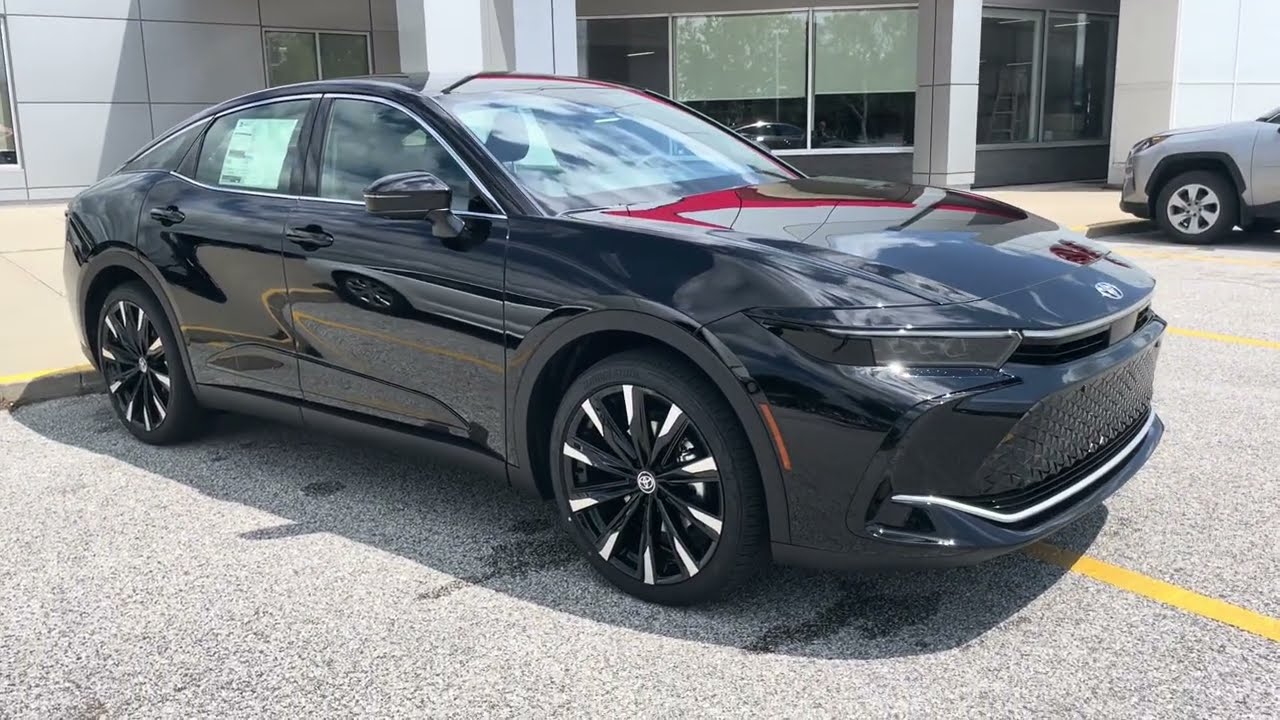 2025 Toyota Crown Platinum in Black 🚗