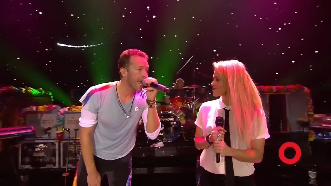 Coldplay & Shakira Perform 'A Sky Full of Stars' at Global Citizen Festival Hamburg