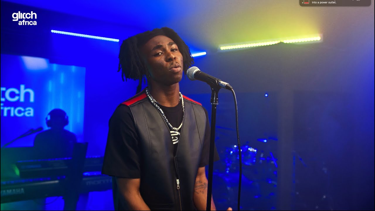 Fola - Emotional Performance of 'Alone' | Glitch Session