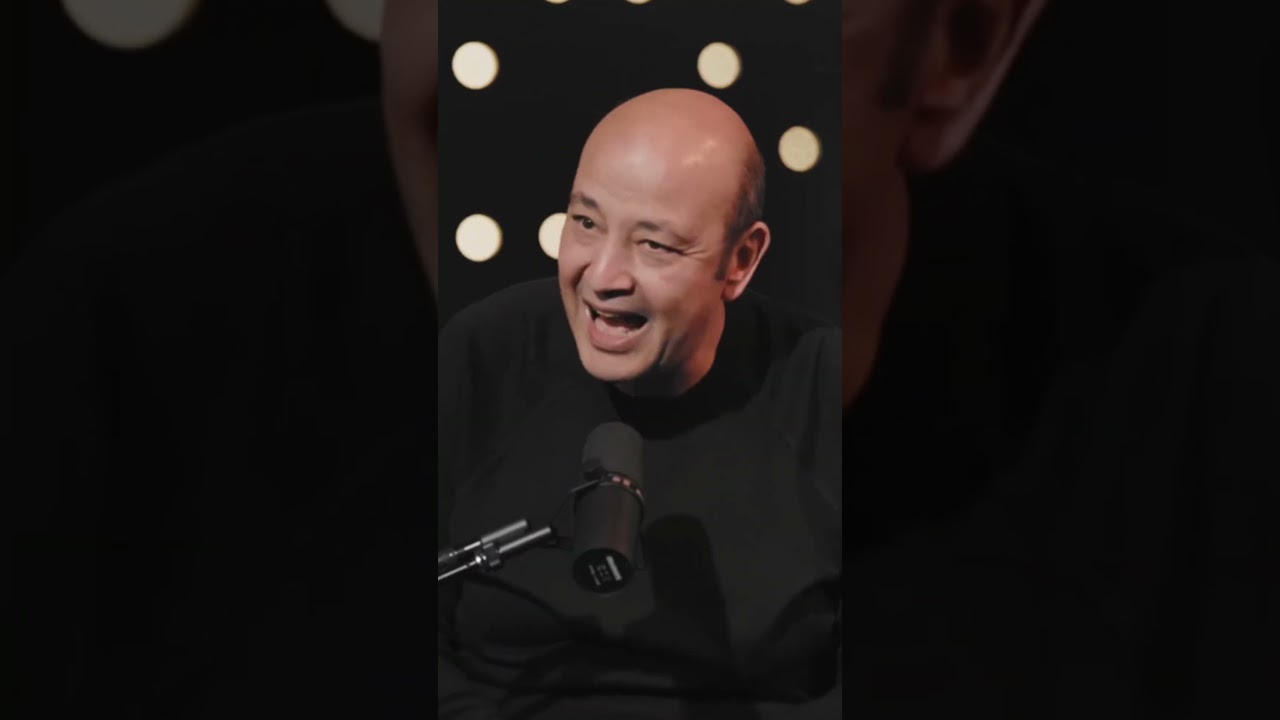 كريم عبد العزيز يكشف عن أكثر شيء يلفت انتباهه في المرأة ✨