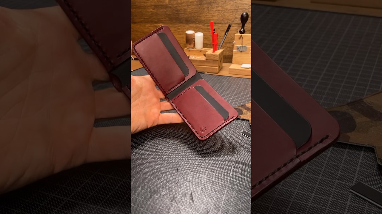 Bifold Rift 2.1 Wallet in Veg Tan Leather 💵