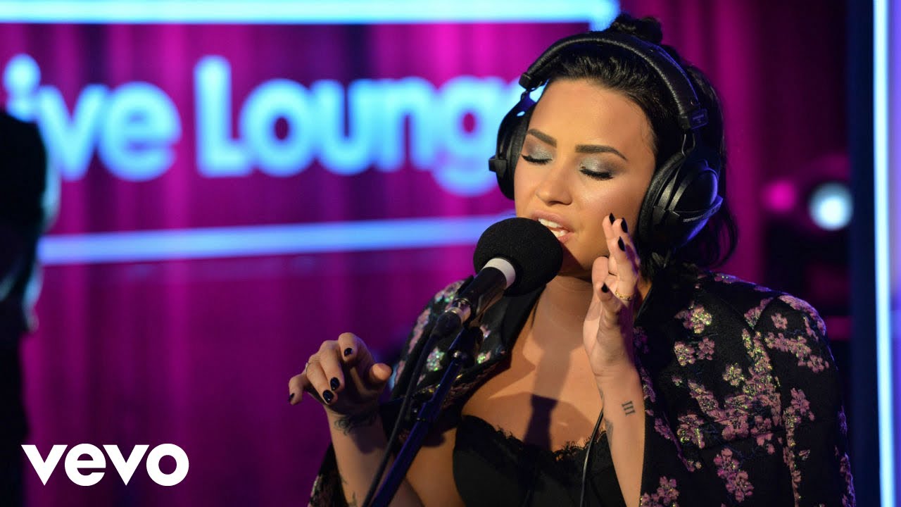 Demi Lovato Performs Hozier's 'Take Me To Church' 🎤
