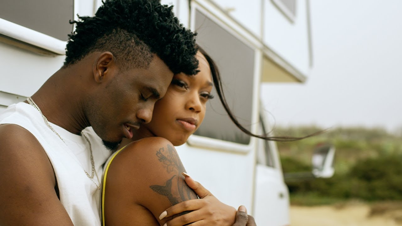 Cláudio Fênix & Yasmine - Orgulho Parvo (Official Video)