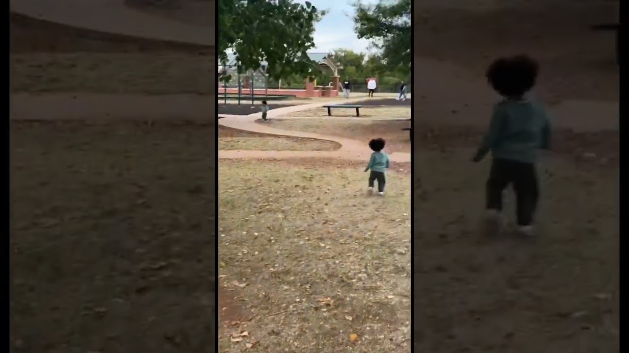 Fast Twin Sisters on the Run 🏃‍♀️