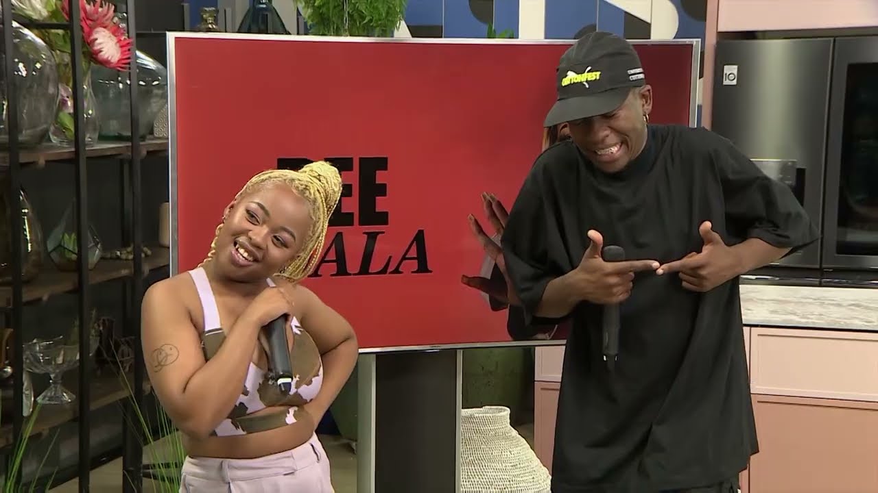 Dee Koala & Bravo Le Roux Perform 'Kuse Kapa Apha' πΆ