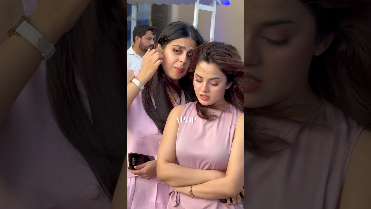 Komal Meer & Yashma Gill at Beach Party π