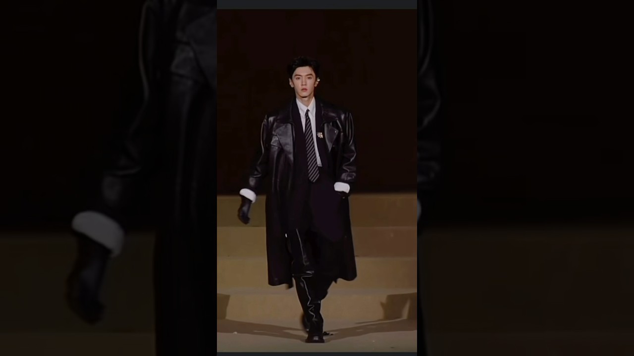 Chen Zheyuan Stuns on the Vogue Fashion Gala Runway ✨