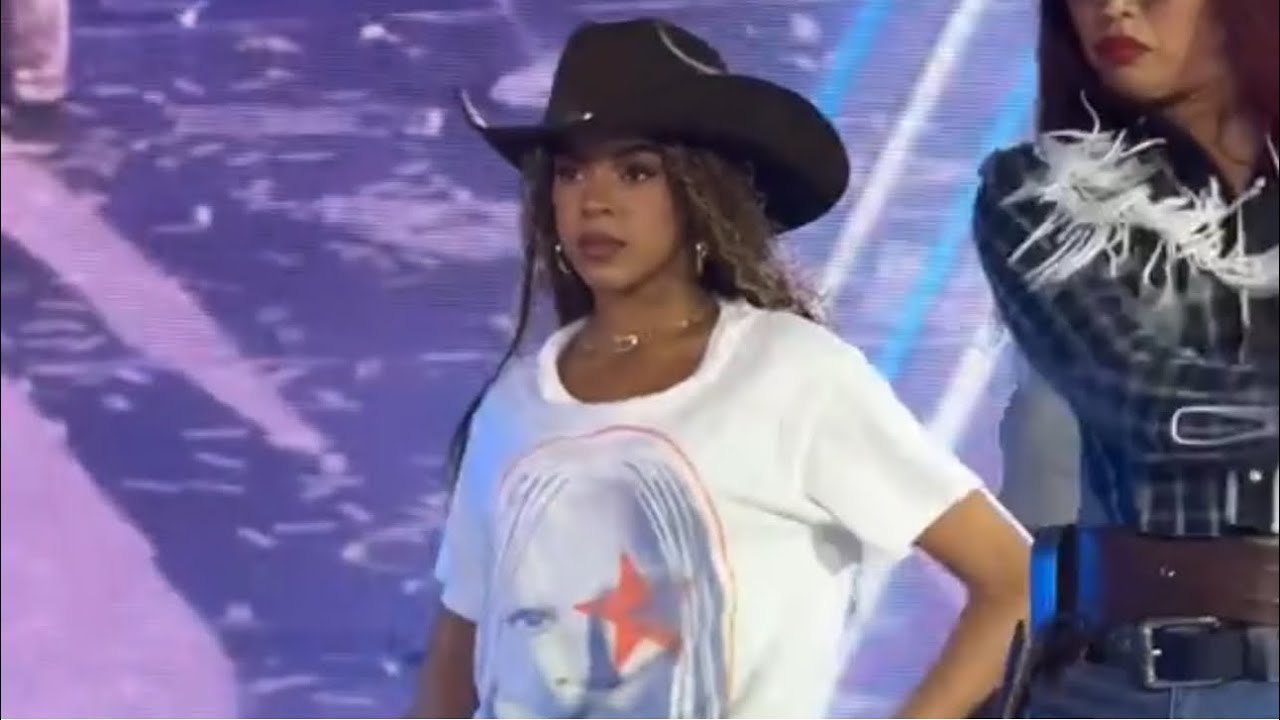 Beyoncé & Blue Ivy Perform 'Crazy In Love' Live 🎤