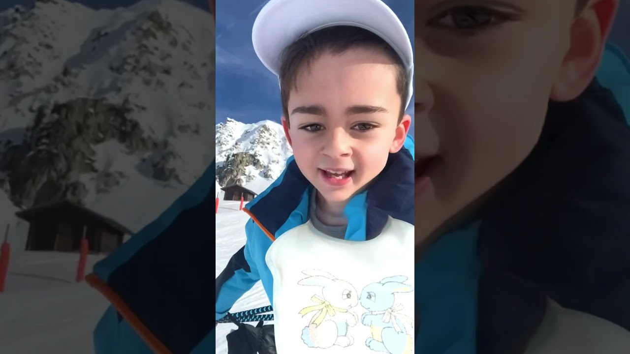 Enfant qui essaie de skier ⛷️😂