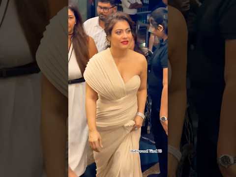 Grand Entry for #kajol At Award Night in Mumbai β€οΈπ #trendingshorts #ytshorts #shorts