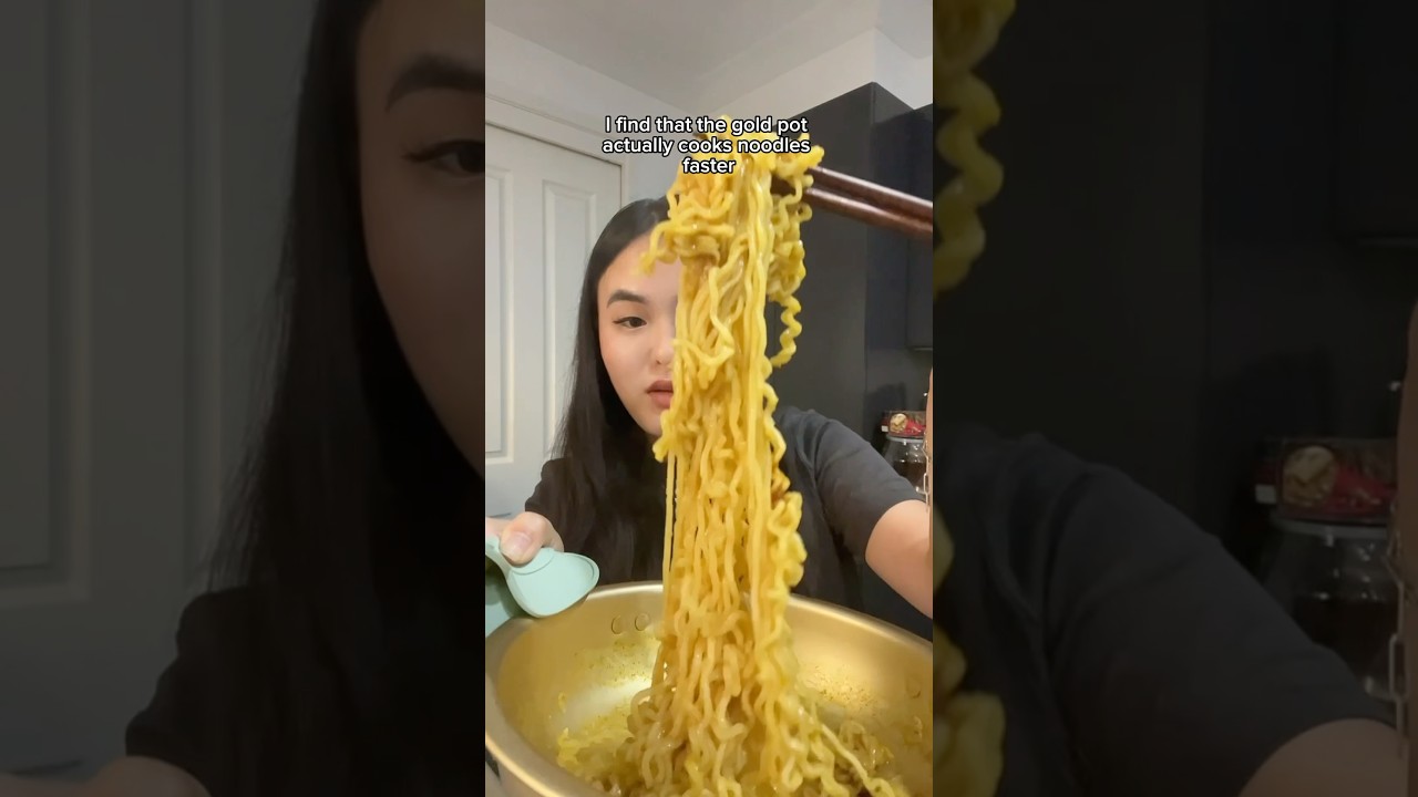 COOKING MAGGI THE RIGHT WAY? 👀 #noodles #instantnoodles #maggimasala #magginoodles #indianfood