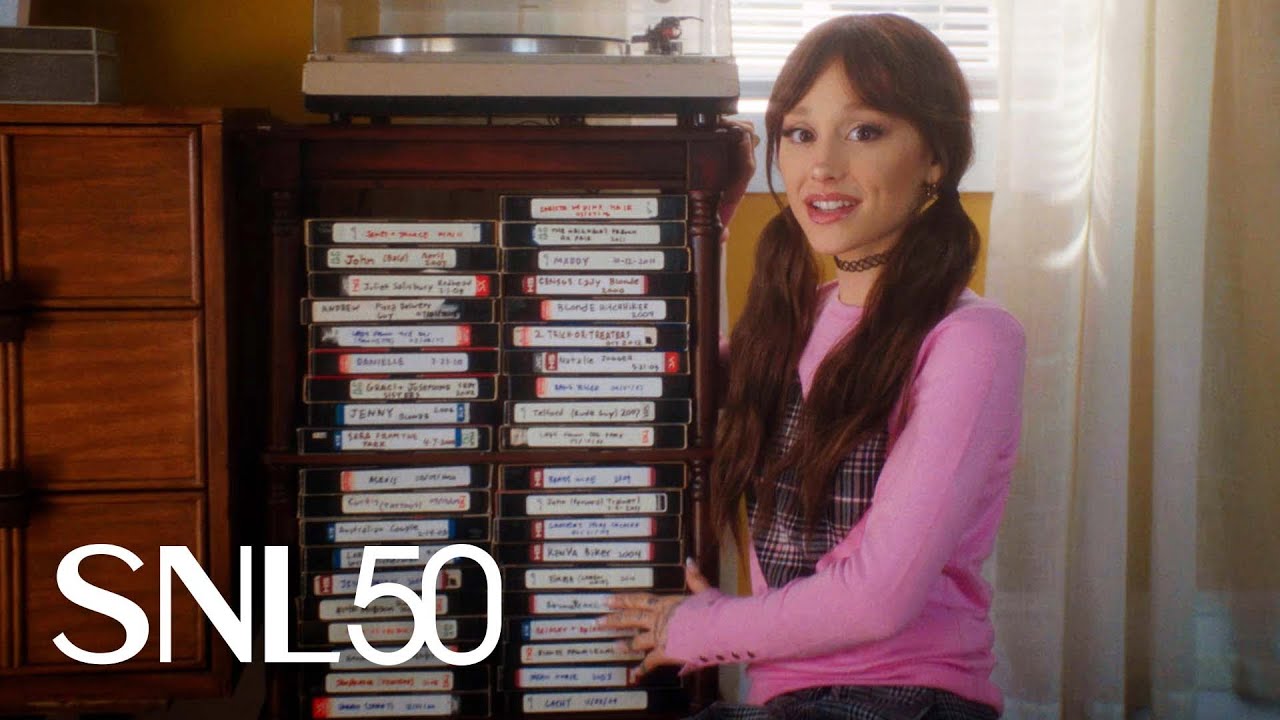 Ariana Grande Sings About Her Best Friend's House 🏡