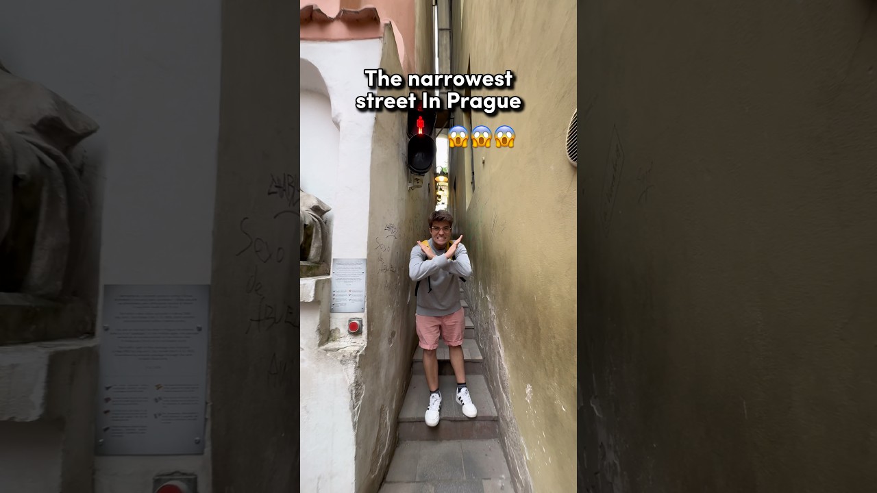 Prague's Narrowest Street with Traffic Light! ๐ฆ