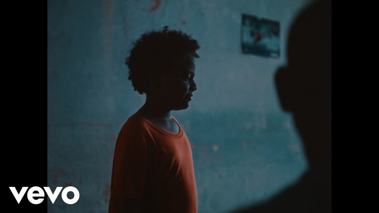 Beéle - algo bueno (Performance/Lyrics)