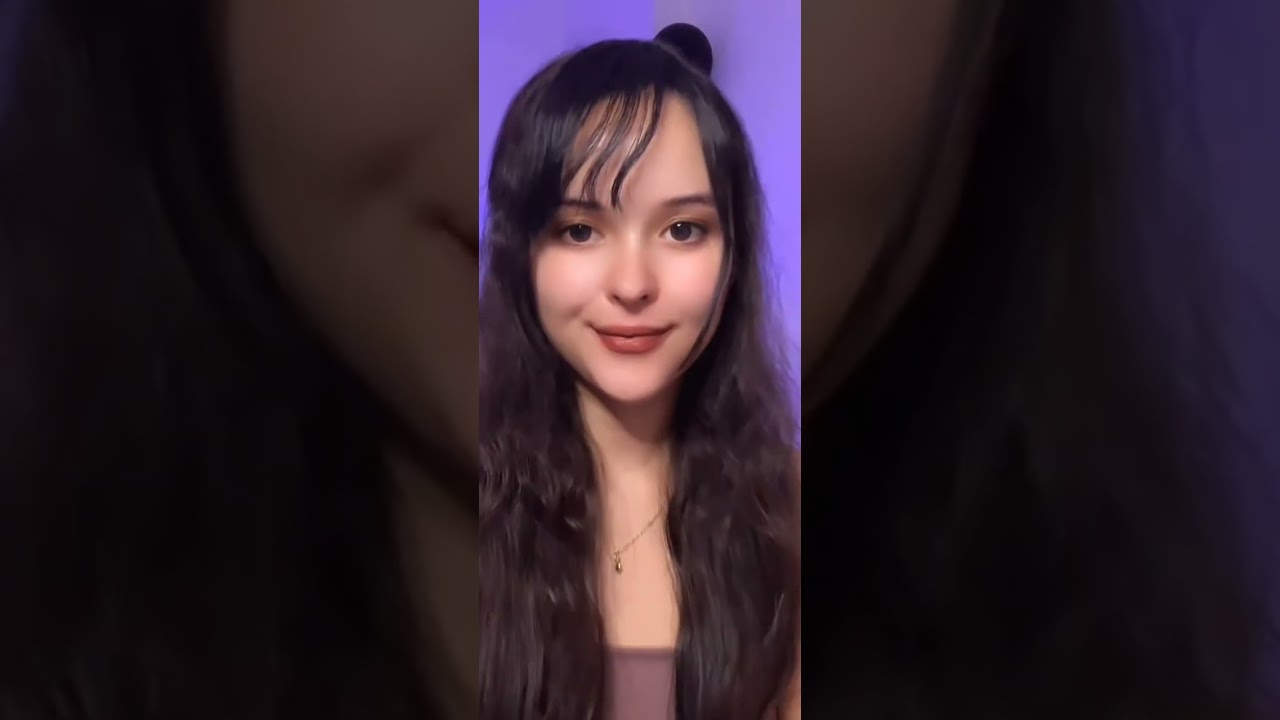 Stunning Girl Live on Periscope 💚 | Watch the Viral Broadcast!