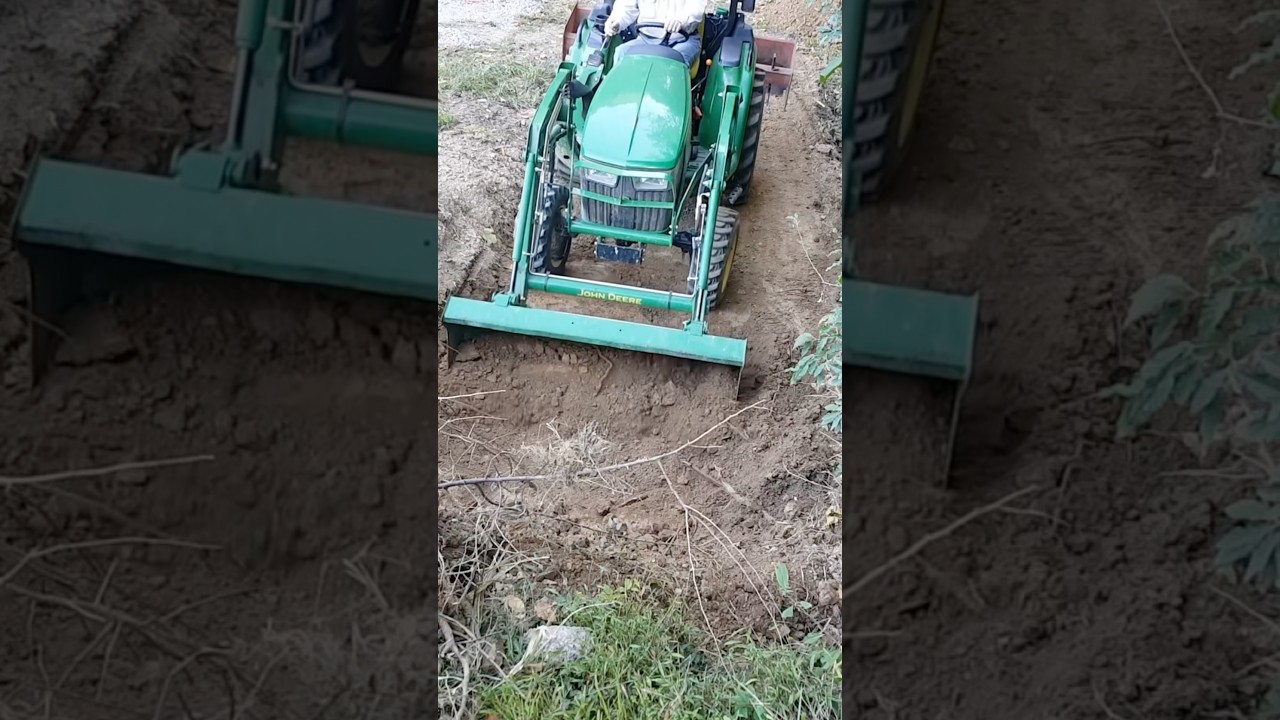 Working the John Deere 3025E everyday!