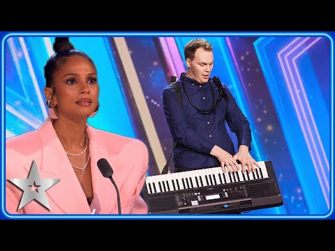 Comedian makes a CHEEKY dig at Amanda Holden! | Auditions | BGT 2023