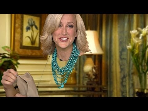 GMA's Lara Spencer Learns Why Green Is Off-Limits on Green Screen