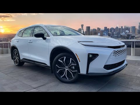 2025 Toyota Crown Signia XLE Review 🚗