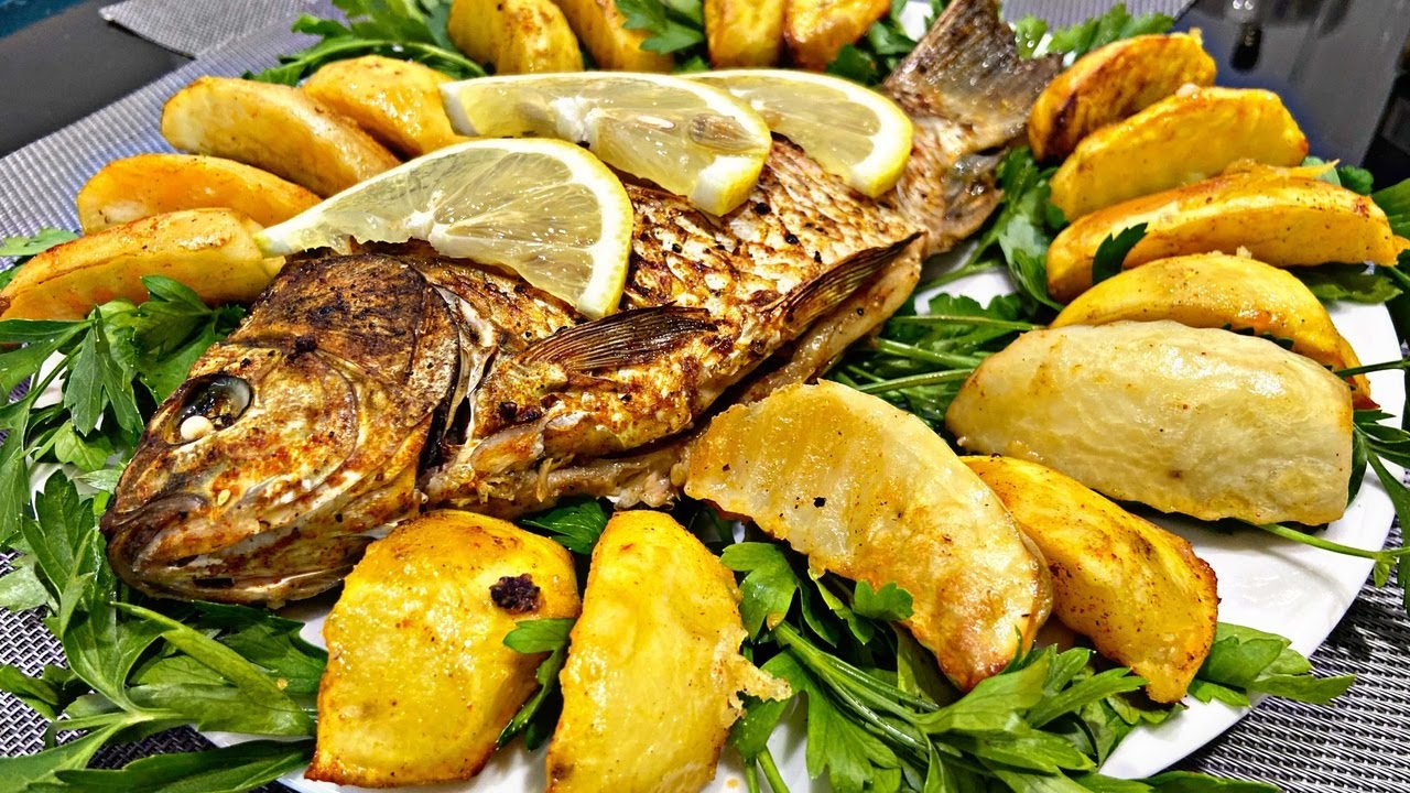 Запечённый карась с лимоном и специями 🐟