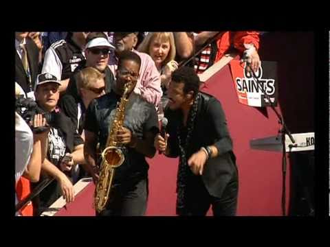 Lionel Richie Performs 'Easy' at 2010 AFL Grand Final 🎶