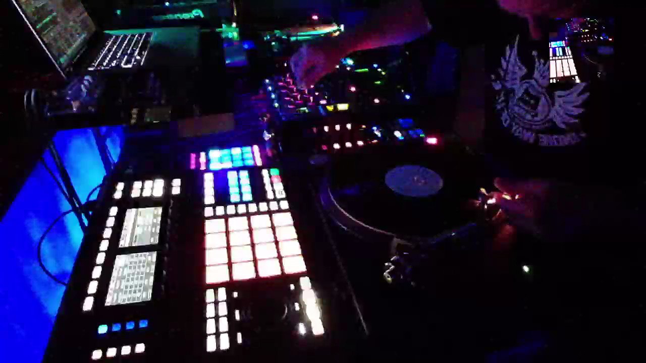 Moog dj set rétro house techno